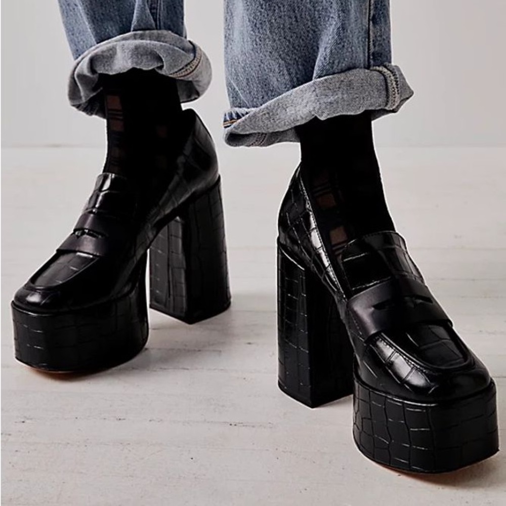 SCHUTZ Viola Croco Platform Penny Loafers! Size US 7.5 / UK 5.5 / EU 37.5